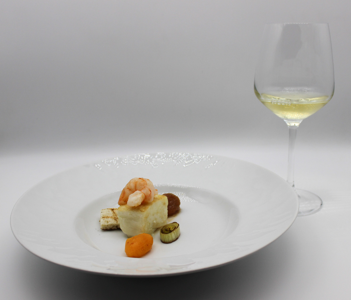 Gourmet-Shrimp-Dish-White-Wine-Plate–-Club-at-Barefoot-Beach